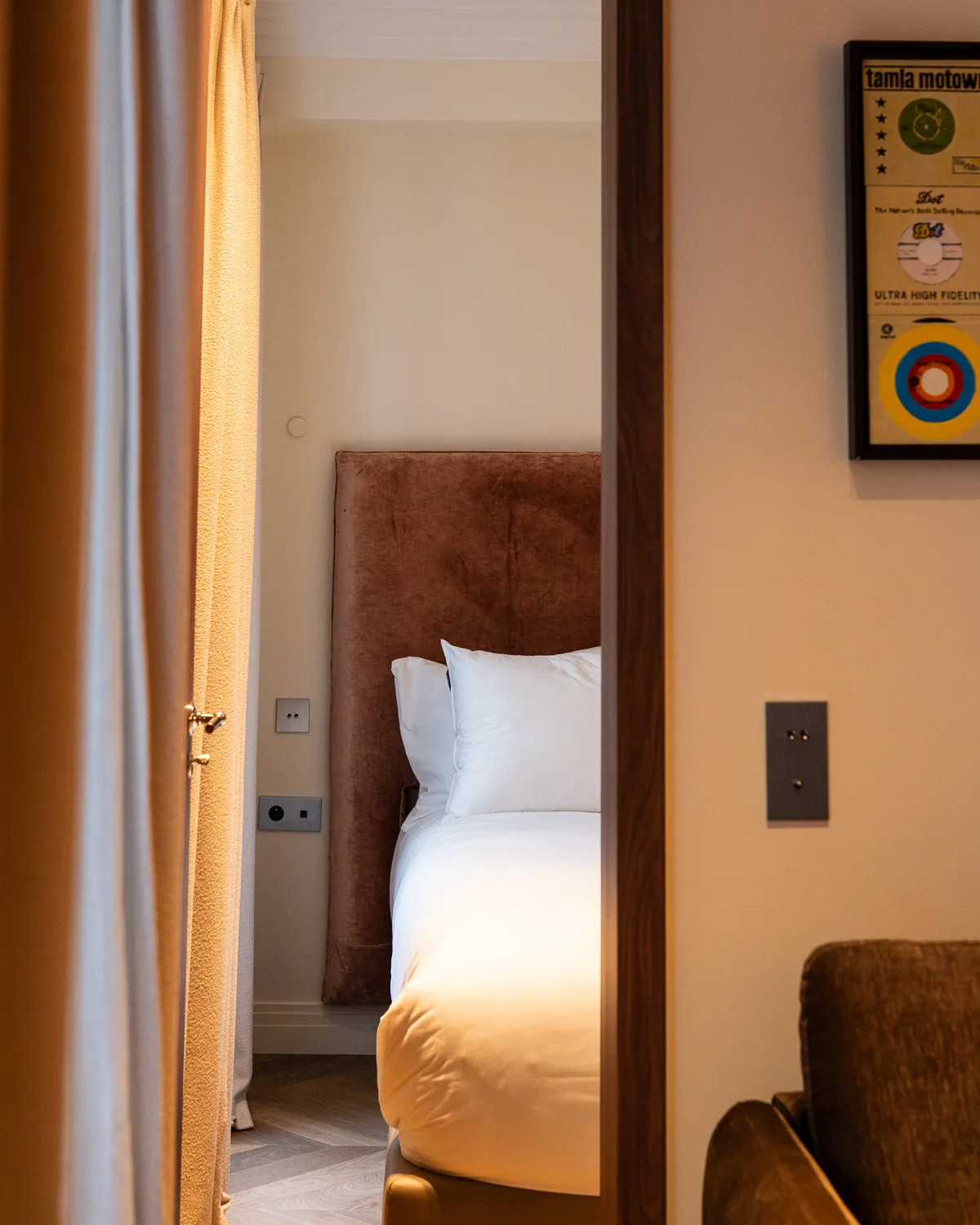 Bedroom through the doorway, The Boissy 3